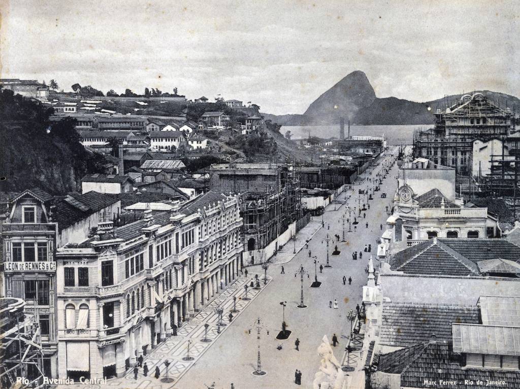 Avenida Central no fim do século XIX e início do século XX