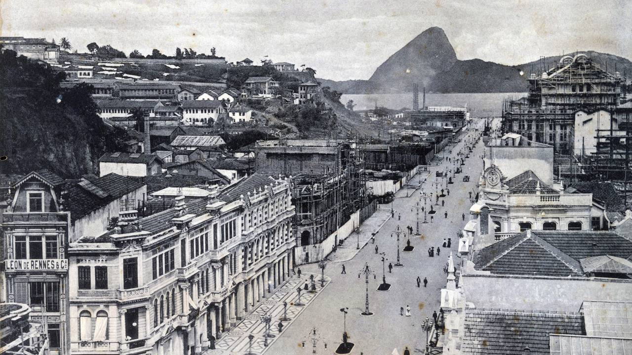 Avenida Central no fim do século XIX e início do século XX