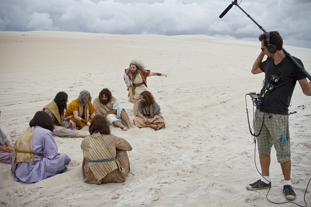 Equipe de produção durante as filmagens do vídeo.<br>