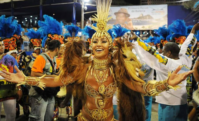 Em 2010, a japonesa foi coroada Rainha de Bateria da Vila Isabel, posto que ostenta até hoje. Seu bumbum já ganhou muitos elogios na Avenida, sendo considerado, por diversas vezes, o mais bonito do Carnaval. Em 2011, botou para quebrar com a fantasia cria<br>