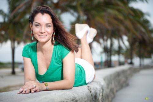 É veterana da Sapucaí, onde desfila desde 1991. Foi destaque, passista e até já atravessou o Sambódromo com o uniforme da diretoria. Estreou na Beija-Flor, de Joãozinho Trinta, com uma fantasia de mendiga emprestada por uma amiga. A atriz brilhou à frente<br> É veterana da Sapucaí, onde desfila desde 1991. Foi destaque, passista e até já atravessou o Sambódromo com o uniforme da diretoria. Estreou na Beija-Flor, de Joãozinho Trinta, com uma fantasia de mendiga emprestada por uma amiga. A atriz brilhou à frente<br>