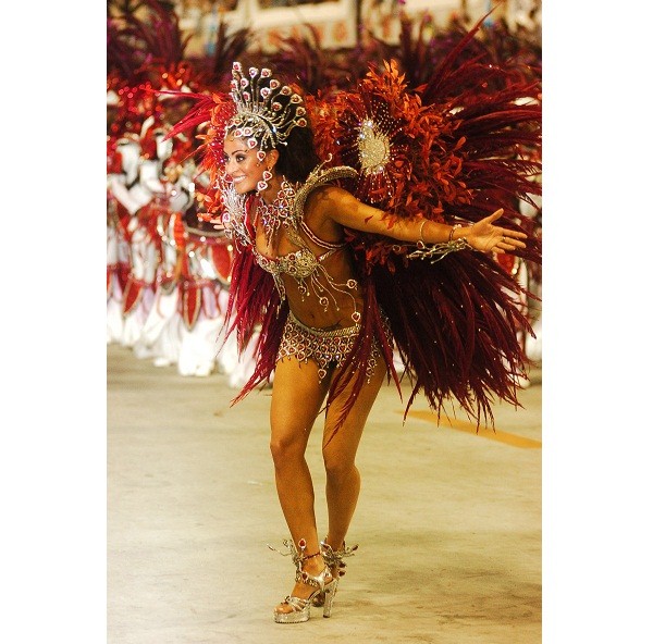 O ano de 2005 ficou marcado como a primeira vez da atriz salgueirense de coração no posto de rainha de bateria, aos 20 anos de idade. Naquele ano, participou da novela Bang Bang como Mercedita Bolívar. Em 2006, quando também desfilou à frente da bateria d<br> O ano de 2005 ficou marcado como a primeira vez da atriz salgueirense de coração no posto de rainha de bateria, aos 20 anos de idade. Naquele ano, participou da novela Bang Bang como Mercedita Bolívar. Em 2006, quando também desfilou à frente da bateria d<br>