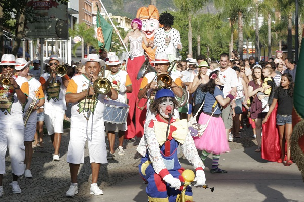 Faça em casa: fantasia de pirata para os blocos de Carnaval - Quem