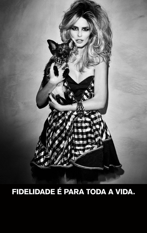 A modelo Yasmin Brunet em defesa dos animais.<br> A modelo Yasmin Brunet em defesa dos animais.<br>