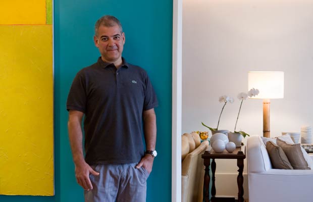 Do Rio a Paris, passando por São Paulo e Trancoso, Maurício Nóbrega cria ambientes aconchegantes, com a alma, o estilo e a cara da cidade onde nasceu. Em 2008, o apartamento decorado por ele na Casa Cor, de 80 metros quadrados, considerado o mais bonito<br> Do Rio a Paris, passando por São Paulo e Trancoso, Maurício Nóbrega cria ambientes aconchegantes, com a alma, o estilo e a cara da cidade onde nasceu. Em 2008, o apartamento decorado por ele na Casa Cor, de 80 metros quadrados, considerado o mais bonito<br>