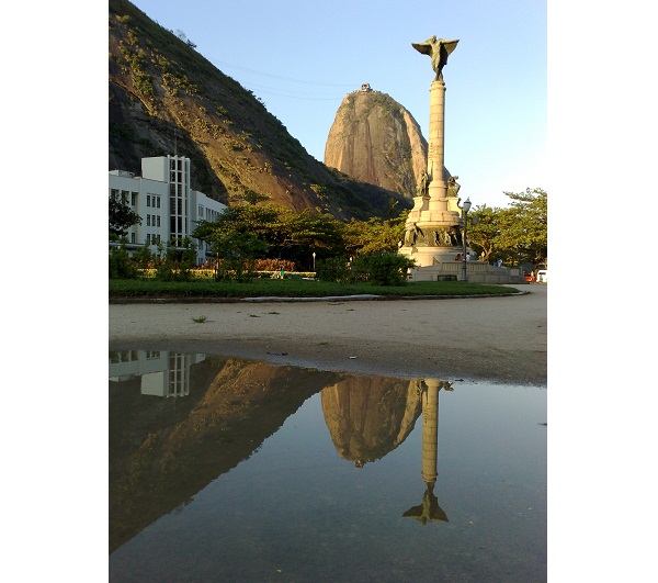O Reflexo do Pão de Açúcar, por Christian Caselli<br> O Reflexo do Pão de Açúcar, por Christian Caselli<br>