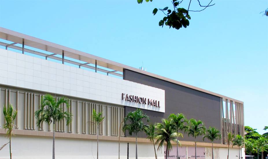 1) Fashion Mall: No entorno do shopping estão em estudo várias medidas de revitalização: criação de áreas de convívio com parklets (como o da foto, no Leblon), realização de uma feira orgânica e melhoria da iluminação na Rua Povina Cavalcanti; abertura de bulevar para pedestres com ciclovia na Avenida Almirante Álvaro Alberto; revitalização e reforço na segurança da passagem subterrânea na Autoestrada Lagoa-Barra. › Junho de 2016