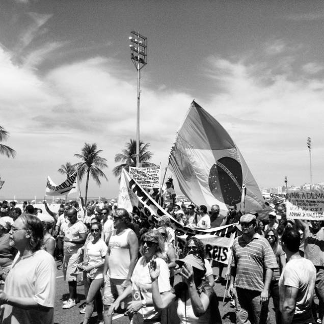 Leitores postaram as fotos da manifestação no Instagram com a #vejario