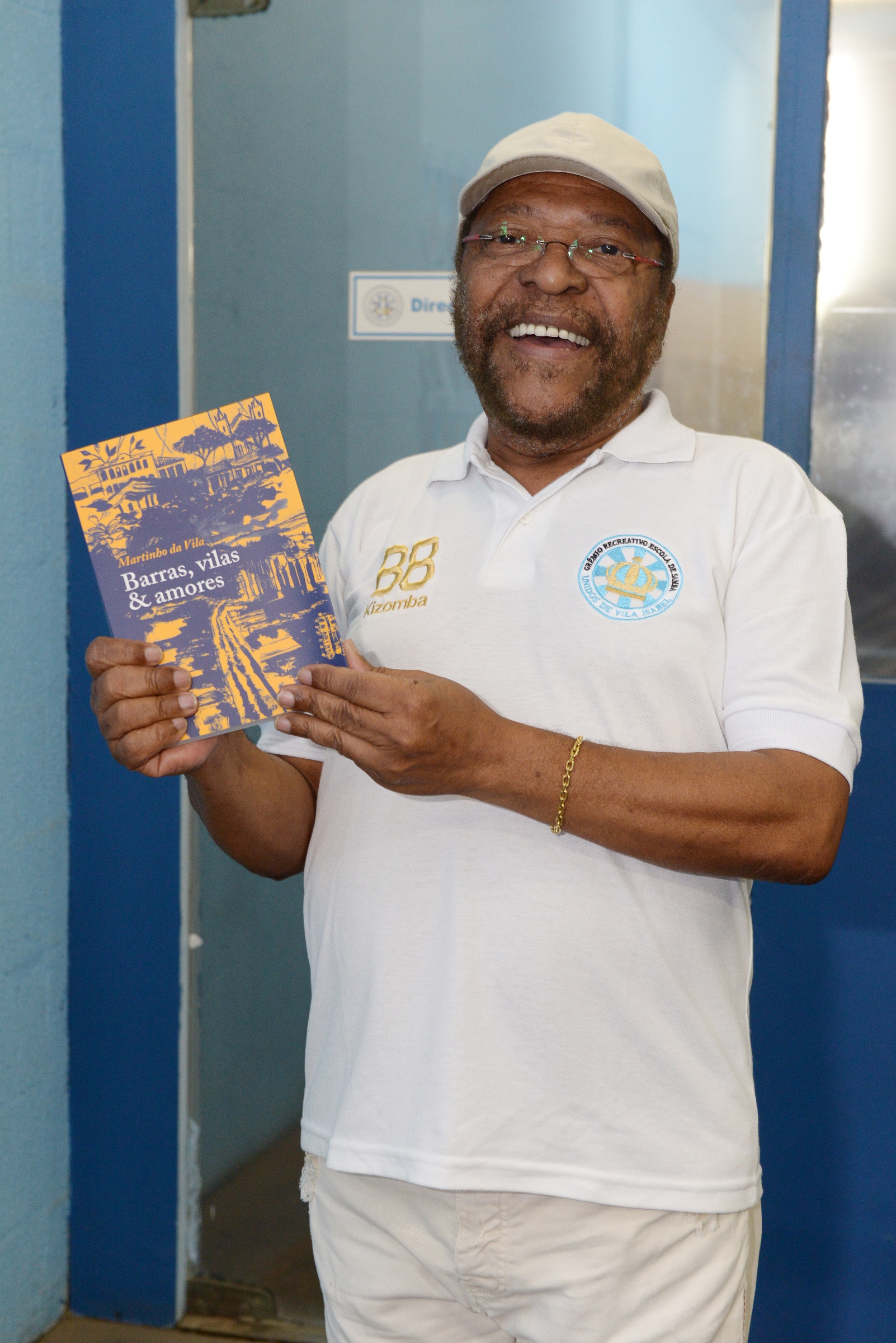 MARTINHO DA VILA LANÇA LIVRO NA QUADRA DA VILA ISABEL