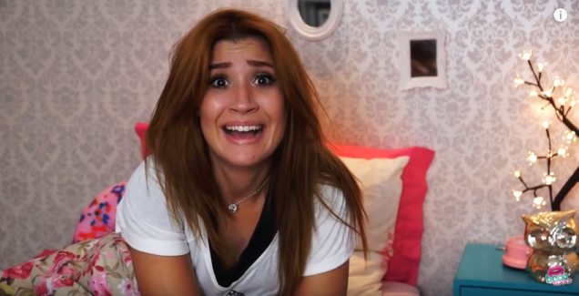 Bianca Andrade interpreta a si mesma na peça Boca Rosa, em cartaz no Theatro Net Rio Bianca Andrade interpreta a si mesma na peça Boca Rosa, em cartaz no Theatro Net Rio