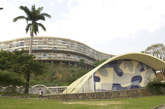 Marco da arquitetura moderna internacional, o projeto de Affonso Eduardo Reidy conta ainda com painéis de Anísio Medeiros, Candido Portinari e Roberto Burle Marx, este último também autor do projeto de paisagismo.<br> Marco da arquitetura moderna internacional, o projeto de Affonso Eduardo Reidy conta ainda com painéis de Anísio Medeiros, Candido Portinari e Roberto Burle Marx, este último também autor do projeto de paisagismo.<br>