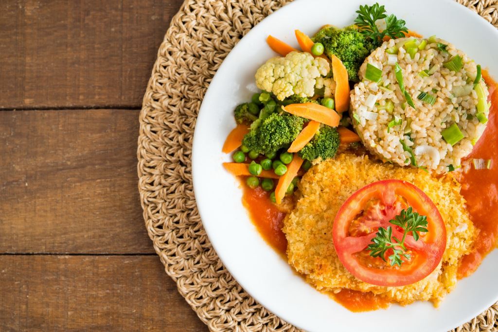 Verde Vício_Trio com Filé de frango a parmegiana, arroz integral e Julie