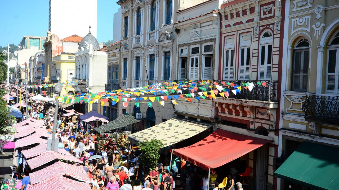 Feira do Rio Antigo movimenta a Rua doLavradio