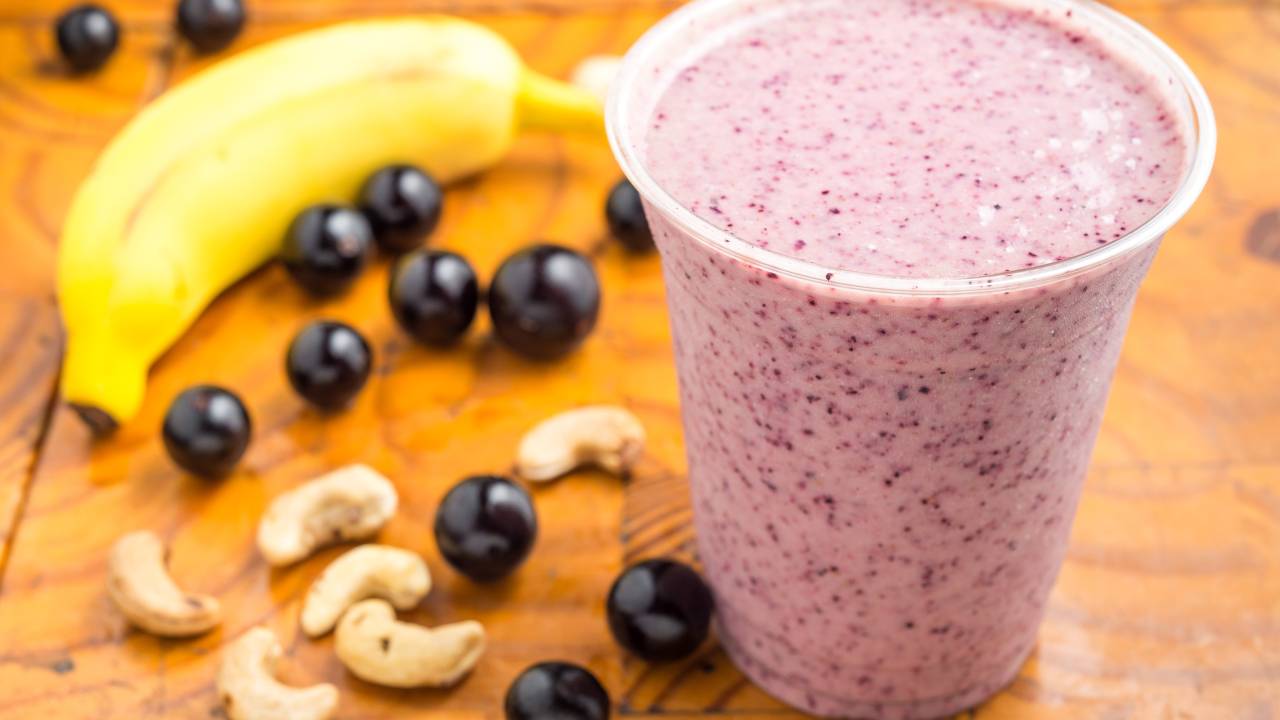 Caju-Jaeé_Shake de jabuticaba com banana e leite de castanha de Caju_CredTomasRangel