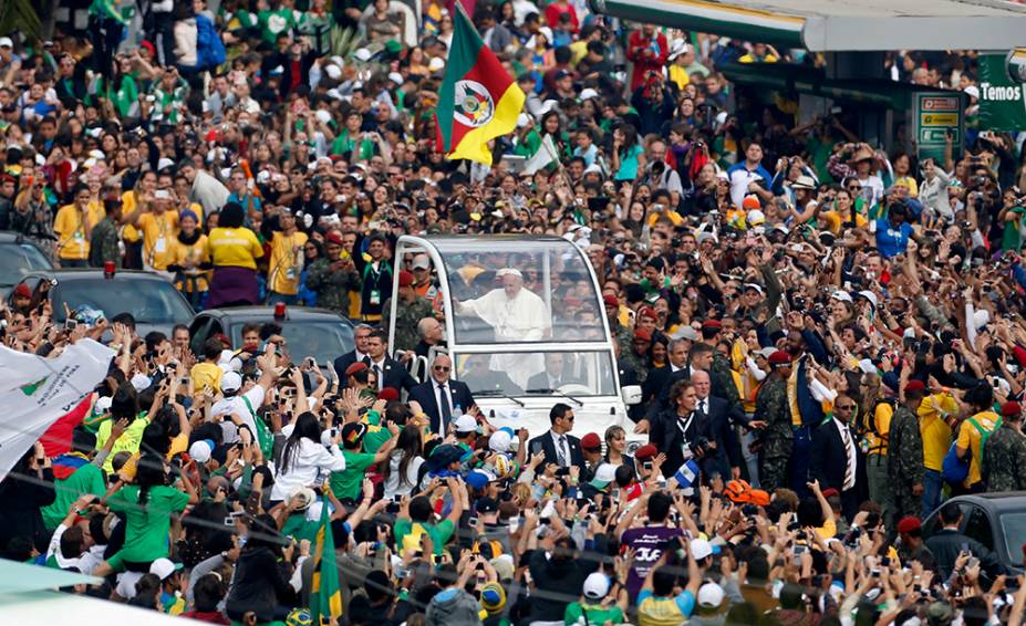 Ao longo de seis dias, peregrinos de 175 países com suas mochilas coloridas participaram da programação especial para os jovens católicos. O auge do evento foi a missa no último dia com o papa Francisco, em Copacabana, com 3,7 milhões de fiéis