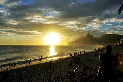 O Pôr-do-sol na Praia de Ipanema