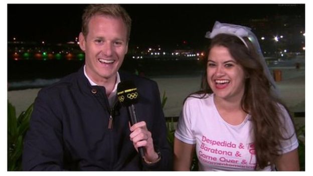 O apresentador Dan Walker, da BBC, e Maria de Cezar: sensação na Olimpíada Rio 2016