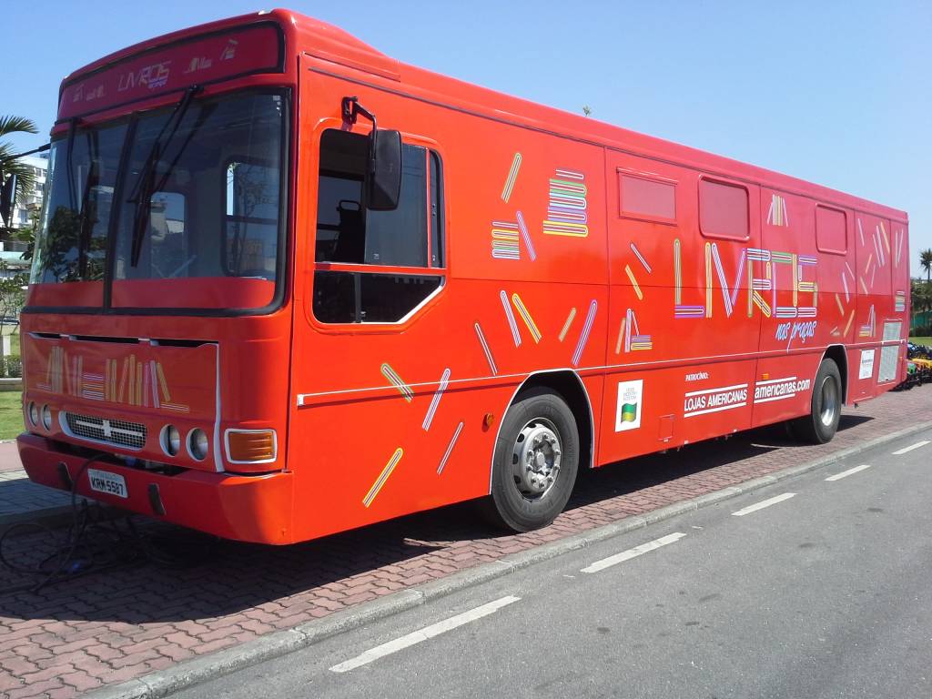 Leitura para todos: ônibus-biblioteca na Praça Mauá e Lima Barreto no CCBB