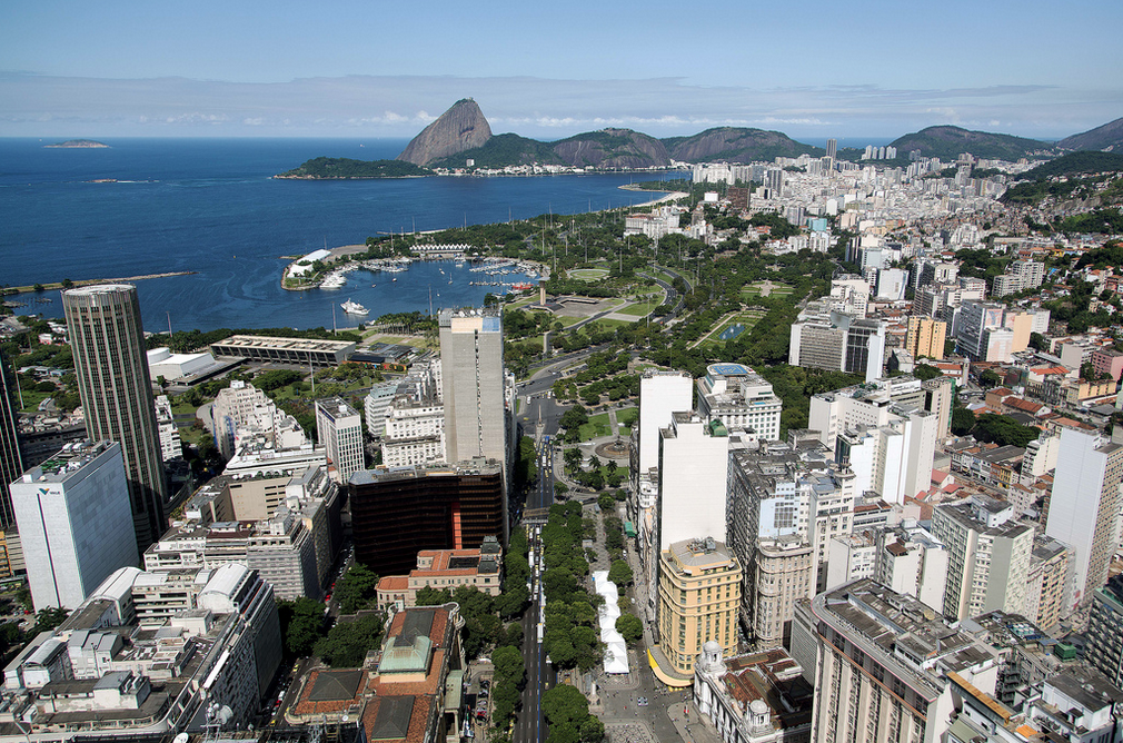 Vista aérea de prédios na Zona Sul do Rio