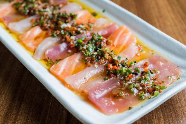 Atum, salmão e peixe-branco temperadas com azeite morno e vinagrete: R$ 22,90
