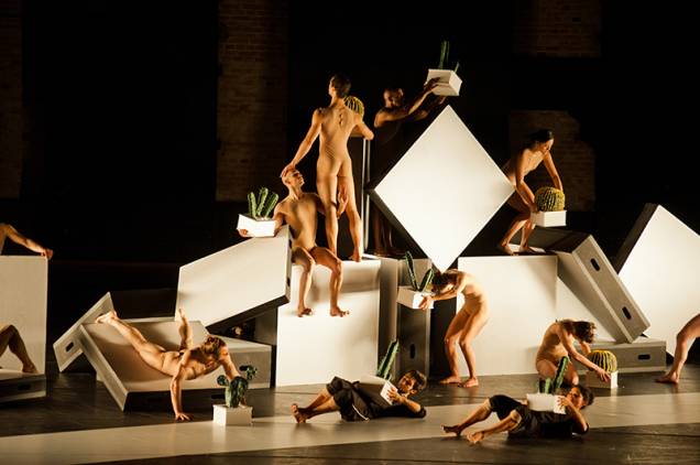 O Balé da Cidade de São Paulo apresenta dois espetáculos: Cantata, coreografia que explora a relação homem e mulher, e Cacti, que mostra uma articulação rítmica entre o quarteto de cordas e os dançarinos