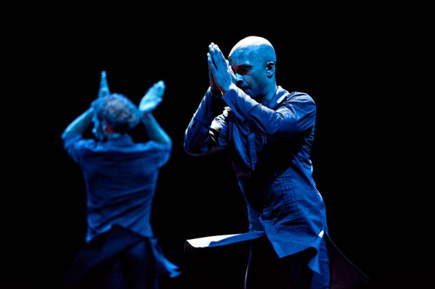 Os dançarinos Israel Galván e Akram Khan apresentam coreografia que tem origem na dança indiana kathak e no flamenco Os dançarinos Israel Galván e Akram Khan apresentam coreografia que tem origem na dança indiana kathak e no flamenco