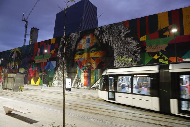 O grafite de Kobra no Boulevard Olímpico: maior grafite do mundo
