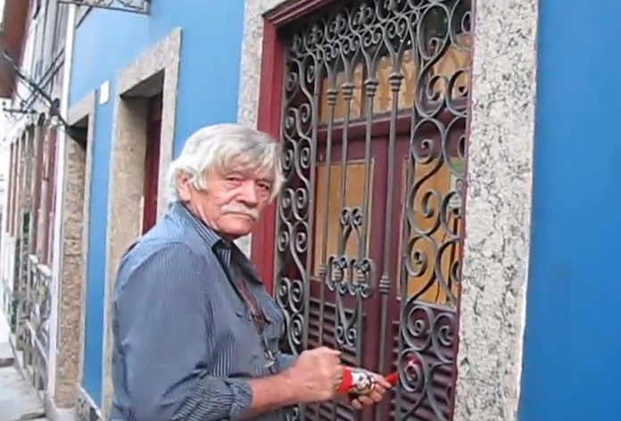 Protesto em Santa Teresa: morador dispara buzina contra som alto vindo de casa de festas