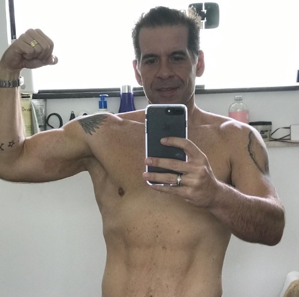 O resultado do emagrecimento: músculos aparentes
