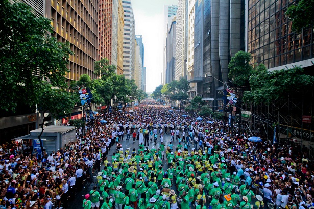 Desfile do Monobloco na Avenida Rio Branco