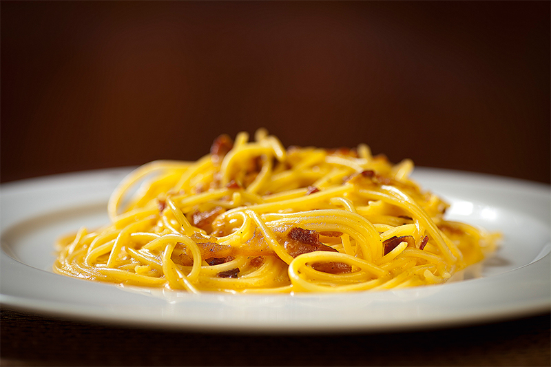 Trattoria_Spaghetti-alla-carbonara-italiano