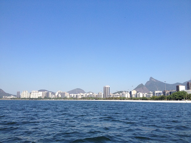 De dentro dágua, é possível conferir o Cristo Redentor, o Pão de Açúcar e outros locais por um outro ponto de vista.<br>