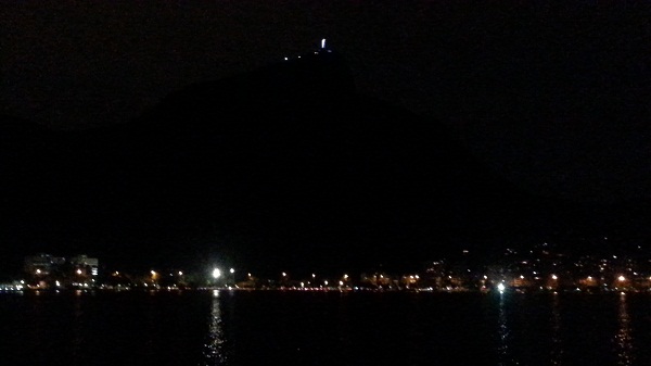 O Cristo Redentor visto das águas da Lagoa<br>