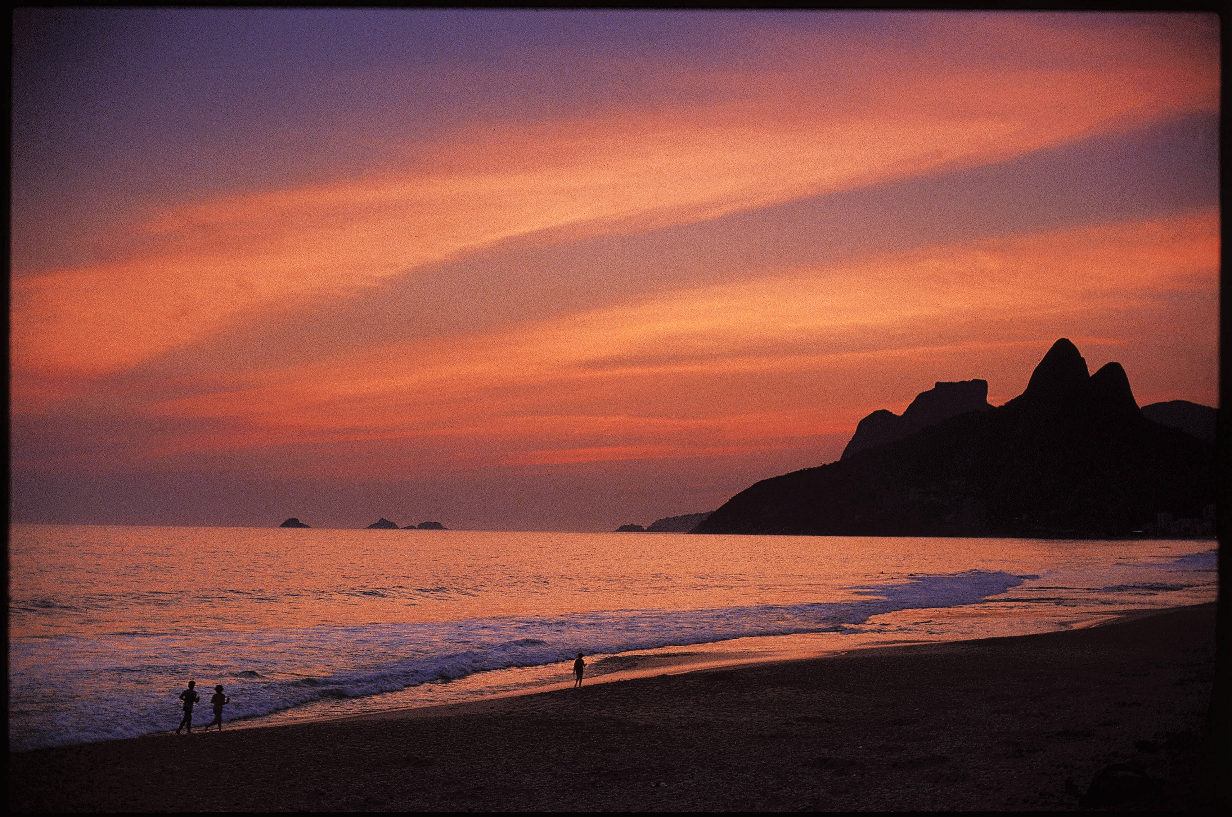Praia de Ipanema ao pôr-do-sol