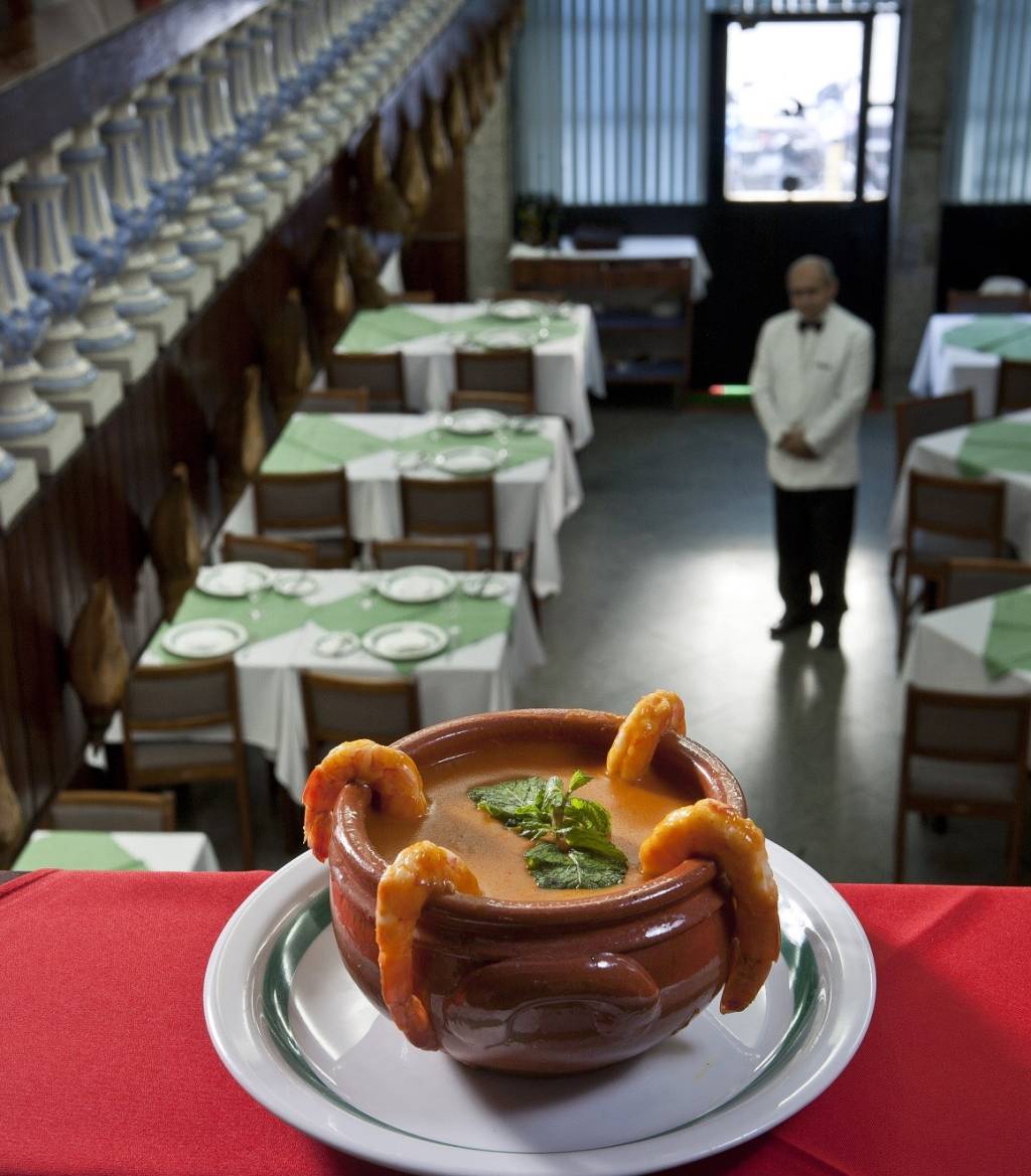 Salão do restaurante Rio Minho, com a Sopa Leão veloso em destaque