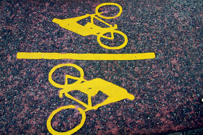 Ciclovia pintada no chão