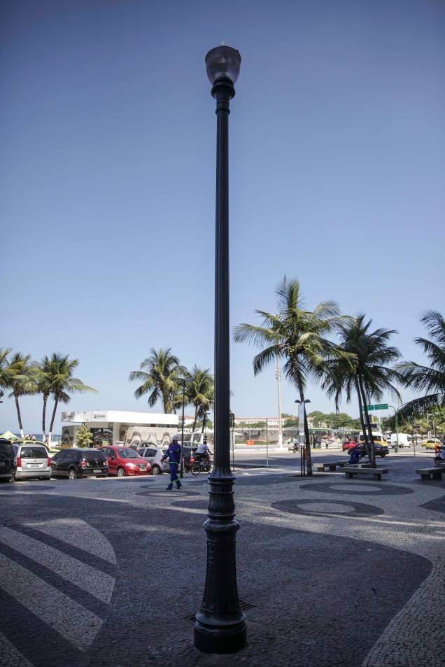 Profissionais especializados trabalham cuidadosamente para manter a originalidade dos postes de cinco metros em ferro fundido. Profissionais especializados trabalham cuidadosamente para manter a originalidade dos postes de cinco metros em ferro fundido.