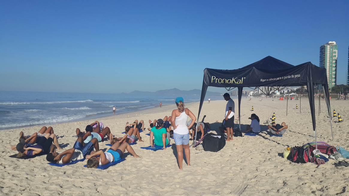 Ginástica funcional na praia