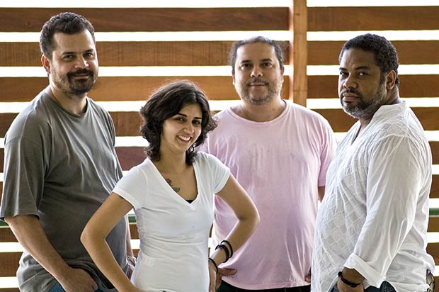 Cineclube Mate com Angu - Cacau Amaral, Rosa dos Santos, Heraldo HB e Antonio Carlos. Duque de Caxias (Metropolitana).<br> Cineclube Mate com Angu - Cacau Amaral, Rosa dos Santos, Heraldo HB e Antonio Carlos. Duque de Caxias (Metropolitana).<br>