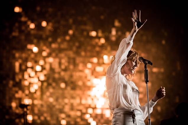 Florence Welch: a cantora e sua banda se apresentam ao lado do Mumford & Sons no Metropolitan