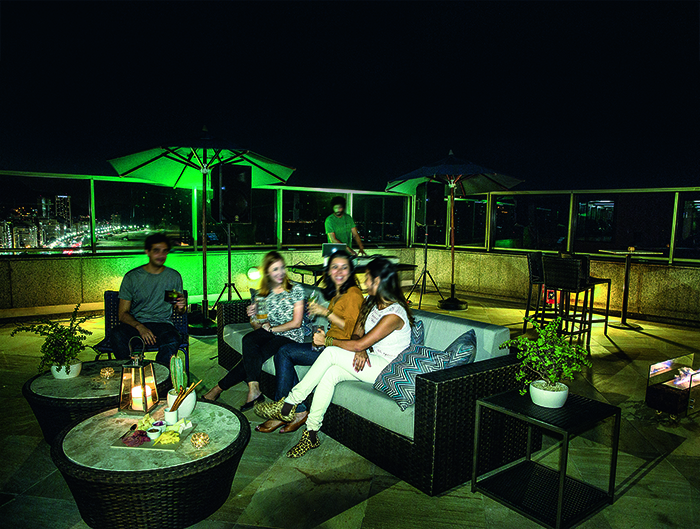 Rooftop_Moonlounge_Caesar Park