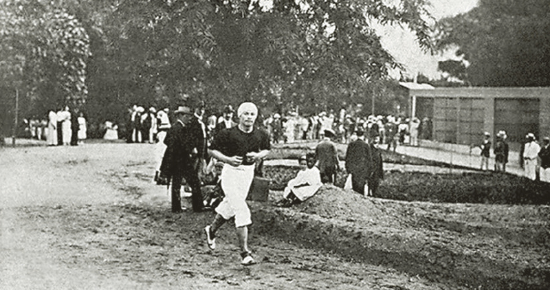 O antigo Jardim Zoológico, em Vila Isabel, também atraía esportistas, como revela este corredor flagrado em 1914. Por lá também eram realizadas corridas de velocípede e partidas de futebol.