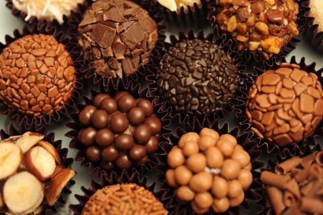 Brigadeiros Gourmet da É de chocolate Brigadeiros Gourmet da É de chocolate