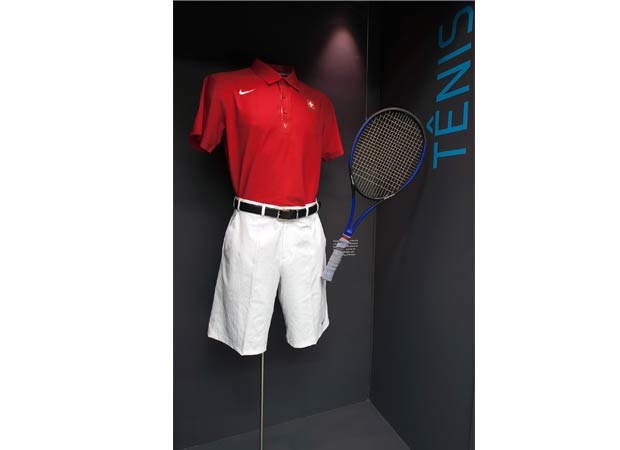 Uniforme utilizado pelo tenista Roger Federer na conquista do ouro em Pequim, 2008<br>