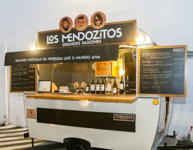 	Los Mendozitos oferece vinhos de vinícolas familiares de Mendoza.