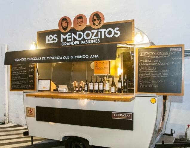 Los Mendozitos oferece vinhos de vinícolas familiares de Mendoza. Los Mendozitos oferece vinhos de vinícolas familiares de Mendoza.