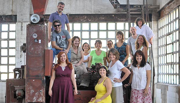 Equipe de artistas que participou da primeira edição do Em Torno da Fábrica