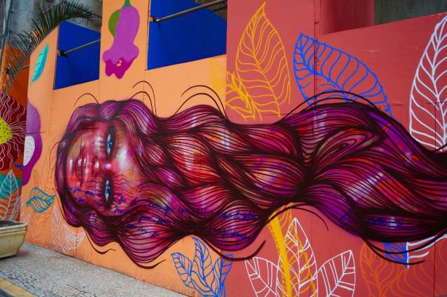 Mural de Panmela Castro ocupa uma área de 300 metros quadrados na fachada da Caixa Cultural Mural de Panmela Castro ocupa uma área de 300 metros quadrados na fachada da Caixa Cultural