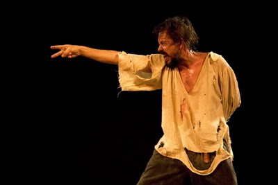 Julio Adrião: estrela do monólogo Julio Adrião: estrela do monólogo