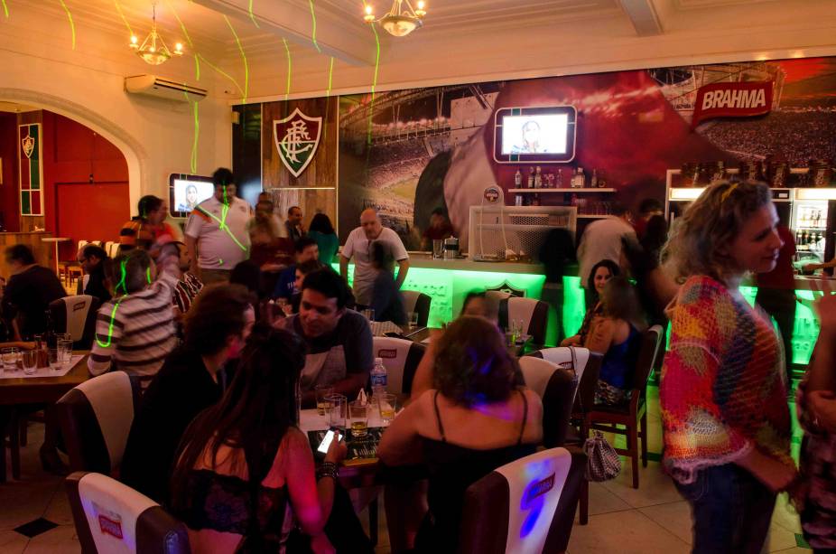 Decoração tricolor: ambiente temático e cardápio reformulado Decoração tricolor: ambiente temático e cardápio reformulado